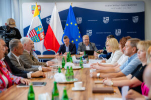 08.08.2024. Kielce. Posiedzenie Komisji Edukacji, Kultury i Sportu oraz Komisji Budżetu i Finansów Sejmiku Województwa Świętokrzyskiego / Fot. Urząd Marszałkowski Województwa Świętokrzyskiego