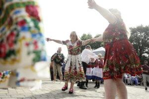 Chmielnik. Finał Powiatowego Przeglądu Zespołów Folklorystycznych i Solistów - Radio Kielce