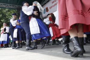 Chmielnik. Finał Powiatowego Przeglądu Zespołów Folklorystycznych i Solistów - Radio Kielce