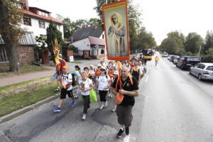 Kielce. Pielgrzymka wchodzi do miasta - Radio Kielce