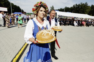 25.08.2024. Łopuszno. Dożynki powiatu kieleckiego. / Fot. Jarosław Kubalski - Radio Kielce