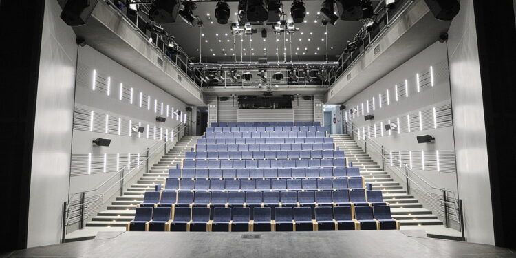 Ostatnie prace przed otwarciem nowej siedziby teatru „Kubuś" w Kielcach