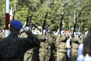 Mieszkańcy regionu uczcili pamięć powstańców warszawskich - Radio Kielce