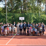 28.08.2024. Czerwona Góra. Otwarcie boiska wielofunkcyjnego / źródło: Urząd Gminy i Miasta Chęciny