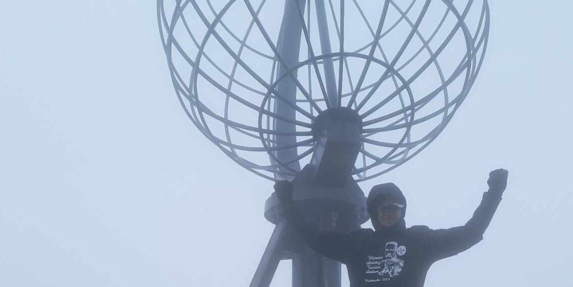 Tomasz Ziemkowsk na przylądku Nordkapp. / Fot. Tomasz Ziemkowski