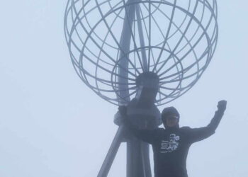 Tomasz Ziemkowsk na przylądku Nordkapp. / Fot. Tomasz Ziemkowski