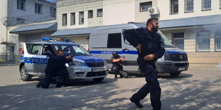 Strzały w Areszcie Śledczym w Kielcach? Spokojnie to tylko ćwiczenia