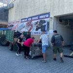 20.09.2024. Sandomierzanie przygotowują transport z darami dla powodzian z południowo-zachodniej Polski / Fot. Grażyna Szlęzak - Radio Kielce