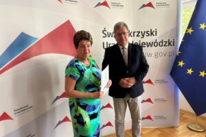 06.09.2024. Kielce. Na zdjęciu: dr n. med. Wioletta Mościcka-Staszczyk i wojewoda świętokrzyski Józef Bryk / Fot. Iwona Murawska-Bujnowicz - Radio Kielce