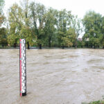 15.09.2024. Cieszyn. Wezbrana rzeka Olza w Cieszynie / Fot. PAP - Michał Meissner