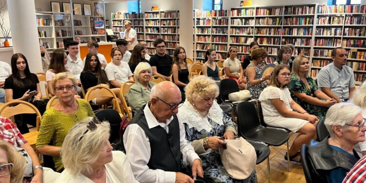 07.09.2024. Ostrowiec Świętokrzyski. Miejska Biblioteka Publiczna. Narodowe czytanie / Fot. Patryk Wójcik - Radio Kielce