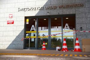 Kielce. Świętokrzyski Urząd Wojewódzki. Udogodnienia dla osób niewidomych / Fot. Świętokrzyski Urząd Wojewódzki w Kielcach