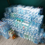 26.09.2024. Kielce. Czwarty transport darów zebranych przed Świętokrzyskim Urzędem Wojewódzkim w Kielcach / Fot. Wiktor Taszłow - Radio Kielce