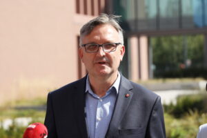 2024.09.04. Kielce. Kampus Głównego Urzędu Miar. Na zdjęciu Jacek Kowalczyk – dyrektor Wydziału Promocji, Kultury i Sportu Urzędu Miasta Kielce / Fot. Wiktor Taszłow – Radio Kielce