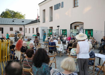 06.09.2024. Kielce. Wzgórze Zamkowe. Salon poetycki „Zapatrzeni w słowa” / Fot. Wiktor Taszłow - Radio Kielce