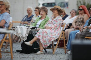 06.09.2024. Kielce. Wzgórze Zamkowe. Salon poetycki „Zapatrzeni w słowa” / Fot. Wiktor Taszłow - Radio Kielce