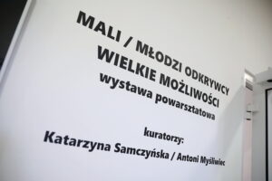 Kielce. BWA. Wystawa fotografii „Mali/Młodzi Odkrywcy – Wielkie możliwości” / Fot. Wiktor Taszłow - Radio Kielce