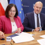 18.09.2024. Kielce. Umowy podpisane przez marszałek Renatę Janik na dofinansowanie gmin. / Fot. Wiktor Taszłow - Radio Kielce
