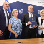 18.09.2024. Kielce. Umowy podpisane przez marszałek Renatę Janik na dofinansowanie gmin. / Fot. Wiktor Taszłow - Radio Kielce
