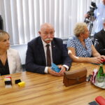 18.09.2024. Kielce. Umowy podpisane przez marszałek Renatę Janik na dofinansowanie gmin. / Fot. Wiktor Taszłow - Radio Kielce