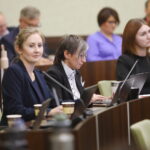 19.09.2024 Kielce. Sesja rady miasta. Na zdjęciu: Kamila Wojda-Misiuda, Katarzyna Zapała i Katarzyna Kaleta / Fot. Wiktor Taszłow - Radio Kielce