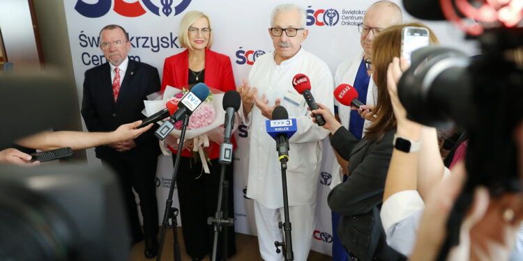 19.09.2024. Kielce. ŚCO. Konferencja dot. nowych zabiegów wykonywanych w Klinice Otolaryngologii, Chirurgii Głowy i Szyi / Fot. Wiktor Taszłow - Radio Kielce