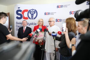 19.09.2024. Kielce. ŚCO. Konferencja dot. nowych zabiegów wykonywanych w Klinice Otolaryngologii, Chirurgii Głowy i Szyi / Fot. Wiktor Taszłow - Radio Kielce