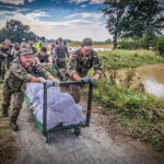 Świętokrzyscy żołnierze pomagają nad Odrą - Radio Kielce Fot. ŚBOT