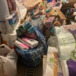 20.09.2024. Sandomierzanie przygotowują transport z darami dla powodzian z południowo-zachodniej Polski / Fot. Grażyna Szlęzak - Radio Kielce