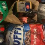 20.09.2024. Sandomierzanie przygotowują transport z darami dla powodzian z południowo-zachodniej Polski / Fot. Grażyna Szlęzak - Radio Kielce