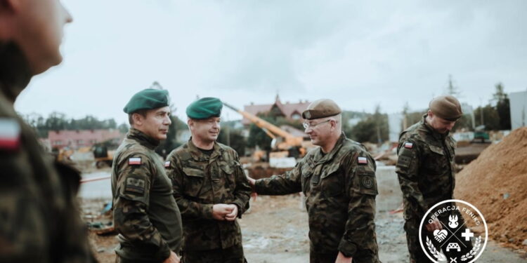 Gen. Stańczyk i minister Kierwiński odwiedzili Głuchołazy