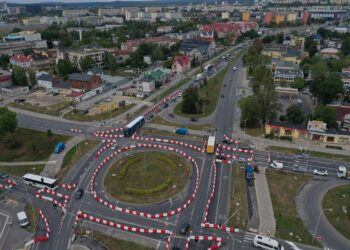 Duże korki w rejonie ważnego skrzyżowania. Powodem ITS