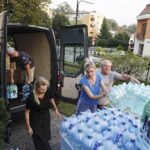 18.09.2024. Busko-Zdrój. Fundacja „Słoneczna Przyszłość” dla powodzian. / Fot. Jarosław Kubalski - Radio Kielce