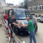 19.09.2024. Głuchołazy. Wyładunek darów dla powodzian dostarczonych przez Radio Kielce. / Fot. Jarosław Kubalski - Radio Kielce