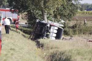 21.09.2024. Wypadek na drodze krajowej nr 74 w okolicy Lechowa / Fot. Jarosław Kubalski - Radio Kielce