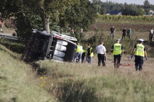 21.09.2024. Wypadek na drodze krajowej nr 74 w okolicy Lechowa / Fot. Jarosław Kubalski - Radio Kielce