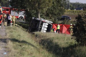 21.09.2024. Wypadek na drodze krajowej nr 74 w okolicy Lechowa / Fot. Jarosław Kubalski - Radio Kielce