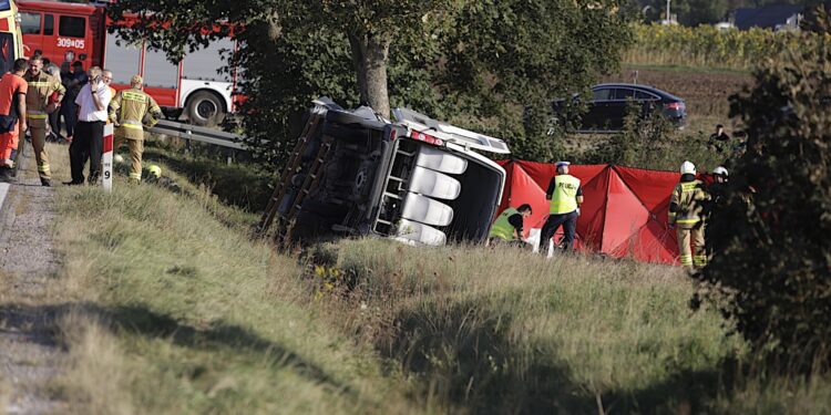 Tragiczny wypadek busa przewożącego młodych sportowców