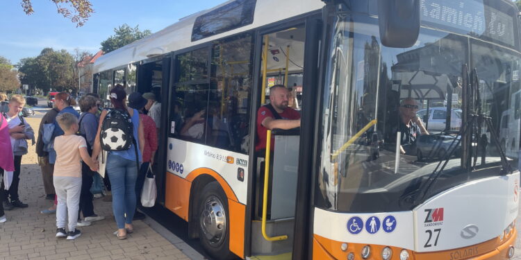 Literacka jazda, czyli wiersze w autobusach