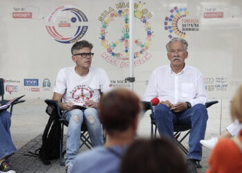 01.09.2024 Kielce. Komitet Obrony Demokracji (KOD) - Tour de Konstytucja PL. Sędziowie Igor Tuleja i Wojciech Hermeliński / Fot. Jarosław Kubalski - Radio Kielce