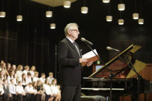 02.09.2024 Kielce. Zespół Państwowych Szkół Muzycznych. Rozpoczęcie roku szkolnego. Wiceminister kultury i dziedzictwa narodowego Sławomir Rogowski / Fot. Jarosław Kubalski - Radio Kielce