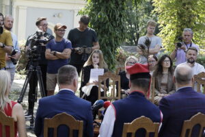 02.09.2024 Kielce. Konferencja prasowa przed Dworkiem Laszczyków na temat Dożynek Wojewódzkich / Fot. Jarosław Kubalski - Radio Kielce