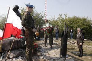 17.09.2024 Kielce Uroczystości w 85. rocznicę ataku ZSRR na Polskę pod pomnikiem Matki Polki Sybiraczki / Fot. Jarosław Kubalski - Radio Kielce