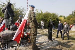 17.09.2024 Kielce Uroczystości w 85. rocznicę ataku ZSRR na Polskę pod pomnikiem Matki Polki Sybiraczki / Fot. Jarosław Kubalski - Radio Kielce