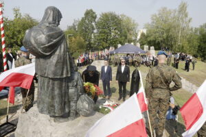 17.09.2024 Kielce Uroczystości w 85. rocznicę ataku ZSRR na Polskę pod pomnikiem Matki Polki Sybiraczki / Fot. Jarosław Kubalski - Radio Kielce