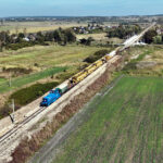 Stawiany Pińczowskie. Maszyna oczyszczająca tory / Fot. Piotr Hamarnik - PKP PLK S.A.