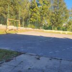 Nie chcą już grać „na betonie" - Radio Kielce 30.09.2024. Kielce. Boisko Szkoły Podstawowej nr 22 w Kielcach / źródło: SP 22