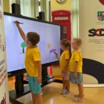 05.09.2024. Kielce. Nowoczesny sprzęt wspomoże naukę angielskiego w kieleckim Przedszkolu Samorządowym nr 34 / Fot. Daniel Lenart - Radio Kielce