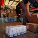 20.09.2024. Kielce. Transport darów zebranych pod Urzędem Wojewódzkim wyjeżdża do powodzian z powiatu kłodzkiego / Fot. Aleksandra Kwaśniewska - Radio Kielce