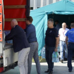 20.09.2024. Kielce. Transport darów zebranych pod Urzędem Wojewódzkim wyjeżdża do powodzian z powiatu kłodzkiego / Fot. Aleksandra Kwaśniewska - Radio Kielce